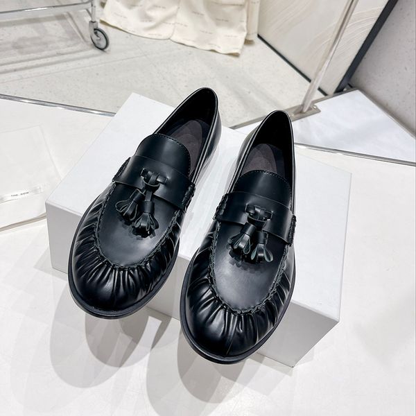 

2023 womens casual flat leather shoes senior designer birthday party tassel loafers hiking shoes mom shoes canvas shoes black