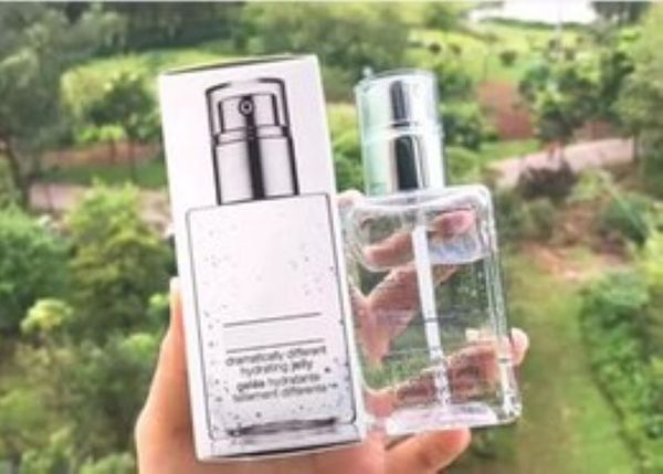 

brand butter dramatically different hydrating jelly the moisturizing lotion oil butter 125ml shopping, White