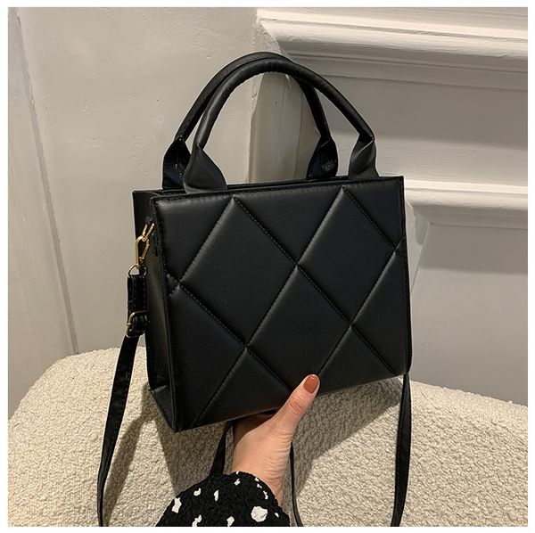 

2022 new spring women shoulder bag trendy plaid pu leather crossbody bags fashion ladies handbags brand designer handle bag c005