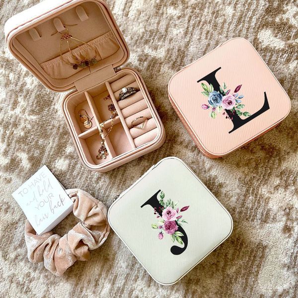 

jewelry boxes mystery ring for wedding ceremony simple letter print women storage bridesmaid gift earring box 230202, Black;white