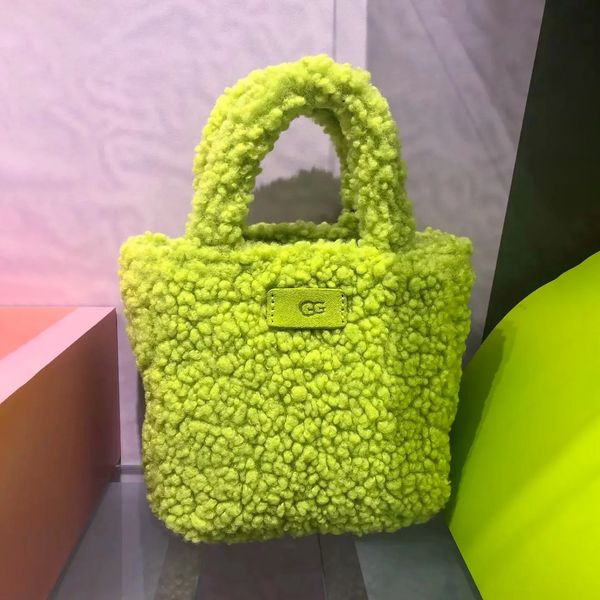 

luxurys designer 22 new ugg totes crossbody womens shoulder fashion wool fleece teddy clutch mini bag luxury teddy mens wallets handbags tra