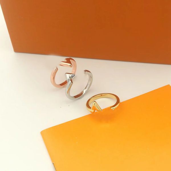 

love ring womens couple rings mens fashion neutral crystal rhinestone jewelry accessories first choice size 6-8 no box, Slivery;golden