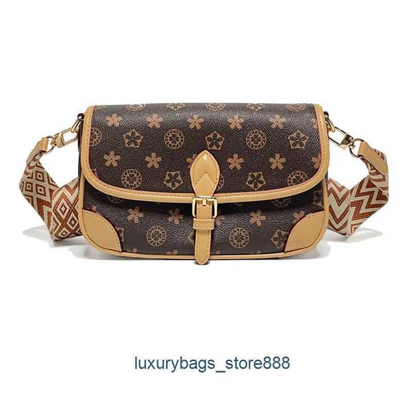 

factory 90% off female bag big clearance sale women's 2023 new small square fashionable and versatile old style shoulder temperament hi
