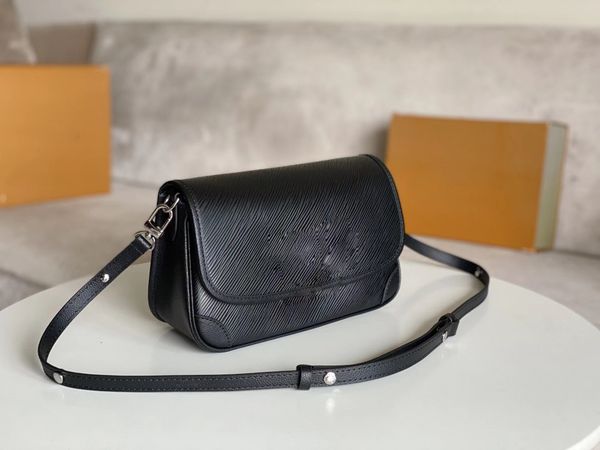 

modern temperament women's shoulder bag messenger bag handbag square bag