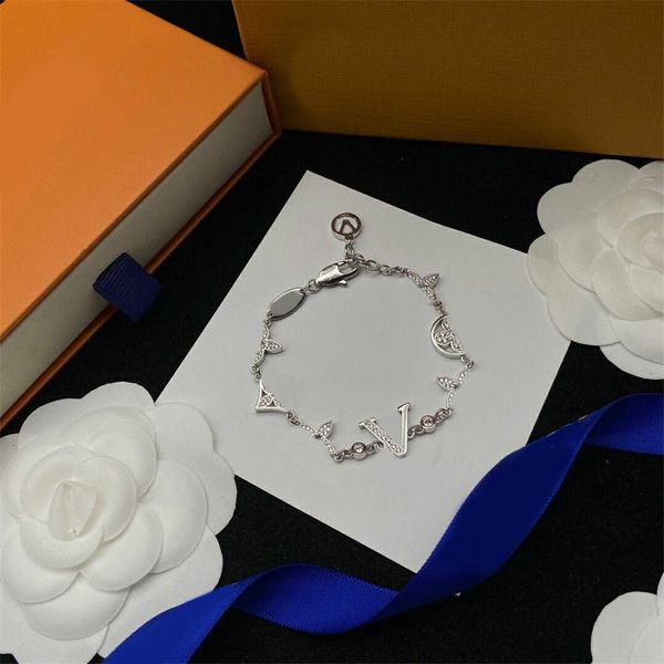 

lady diamond bracelet designer jewelry luxury bracelet homme lover wedding fashion letter classic men womens stylish multi styles womens cha, Golden;silver