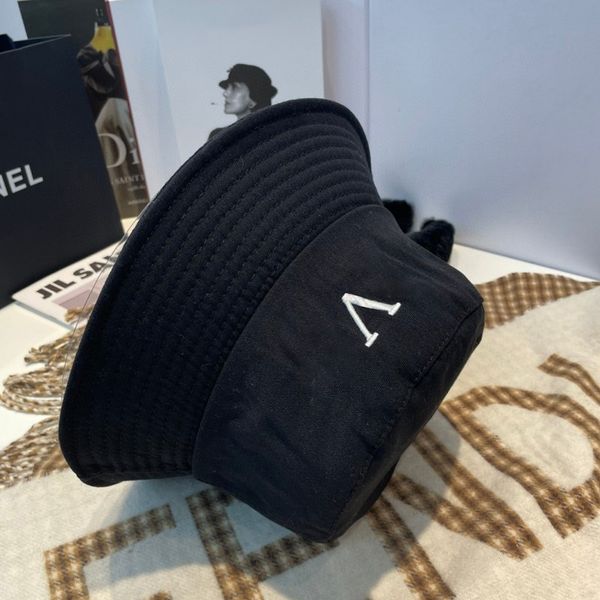 

luxury quality brand classic hat designer spring sunmmer style beanie hats men and women fashion universal knitted cap outdoor sun, Black;white