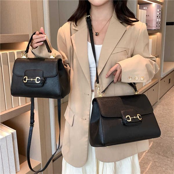 

winter new fashion handbag size simple single shoulder messenger bag