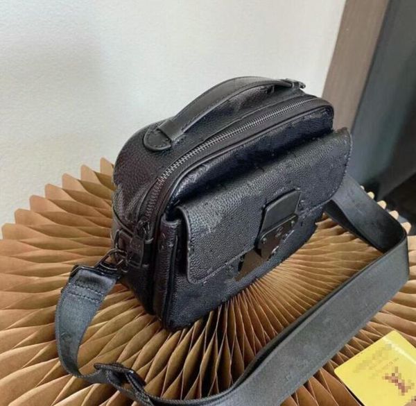 

2023 men's waist bags designer cross body fashion chest bag small flaps printed flowers letters 3 colors men and women with dust bag