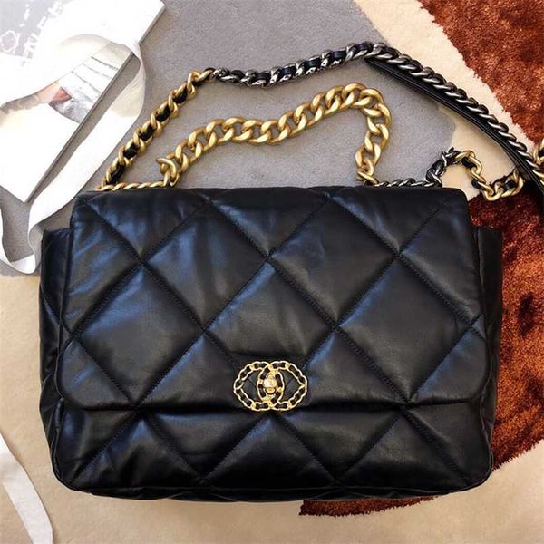 

2023 bags clearance outlets new fashion cloud small fragrance lingge chain flap leather minority messenger bag women's bag
