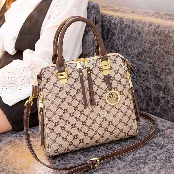 

designer handbag store 60% off autumn and winter new fashion print trend heavy industry advanced feel versatile straddle women's bag