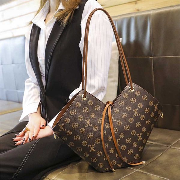 

79% off bags outlet store large capacity tote women's commuter underarm fashion large one shoulder messenger handbag