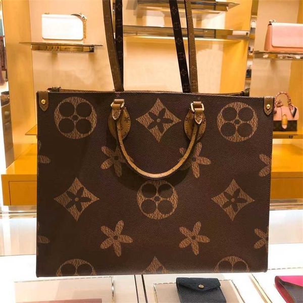 

2023 bags outlet online sale high definition new old alphabet women's color contrast large flower jungle one shoulder portable tote bag