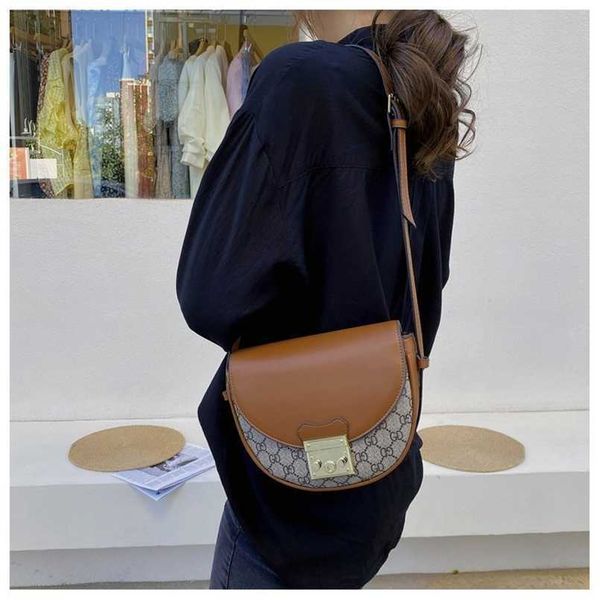

2023 bags clearance outlets off exclusive single shoulder oblique span women's bag