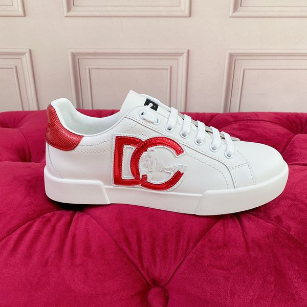 

2021 classics women espadrilles flat designer shoes boots sneakers canvas and real lambskin loafers two tone cap toe fashion casual shoe 020, Black