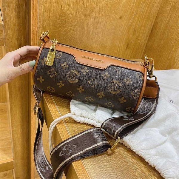 

designer handbag store 60% off small new style fashion texture messenger women's and summer crowd versatile one-shoulder small square b