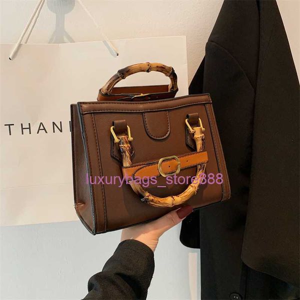 

store bags are sold y texture small women's 2023 new fashion versatile one shoulder msenger autumn and winter portable square
