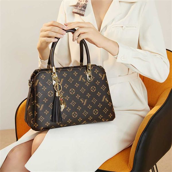 

designer handbag store 60% off new printed handbag fashion one shoulder versatile women's oblique straddle bag large capacity