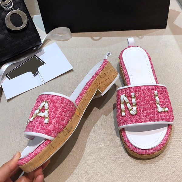 

womens slippers embroidery platform heel height 4.5cm letter with chain 22ss designer sandals flip flops mules slides classic black outdoor