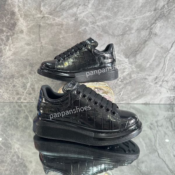 

2023 designer calfskin casual dress shoes sneakers vintage suede leather trainers fashion stylist shoes leisure shoe platform sneaker size34, Black
