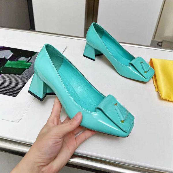 

dress shoes 2023 louiseity fashion women leather high heel letter logo party wedding tourism holiday casual flat shoes viutonity 03-04, Black