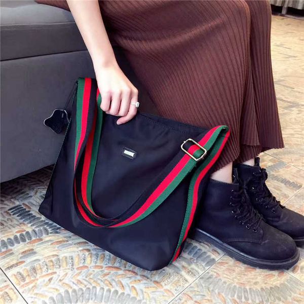 

messenger bags new shoulder fashion nylon leisure versatile contrast messenger lightweight high-capacity commuter bag