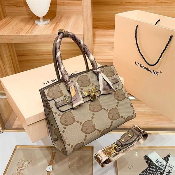 

designer handbag store 60% off autumn and winter new premium small leisure single-shoulder crossbody handbag