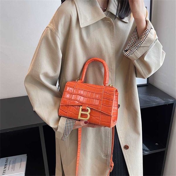 

79% off bags outlet store new hourglass women's bright leather personalized one-shoulder portable messenger alligator small square bag