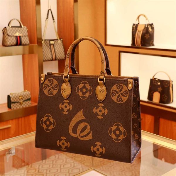

designer handbag store 60% off new autumn and winter large-capacity printed tote with multiple compartments single shoulder advanced sense c