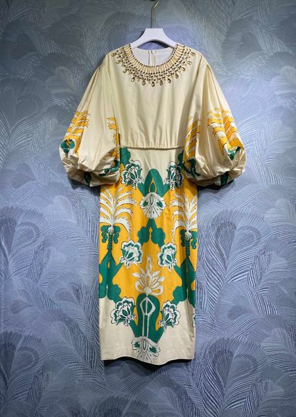 

2023 spring style floral dress ,round neck mid-length, Black;gray