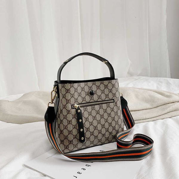 

handbag 90% off factory wholesale retail elegant temperament matching color rhombus portable bucket bag diagonal span one-shoulder for women