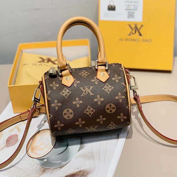 

factories export handbags online brand leather bag women's 2023 new fashion one shoulder msenger mini hand printed pillow