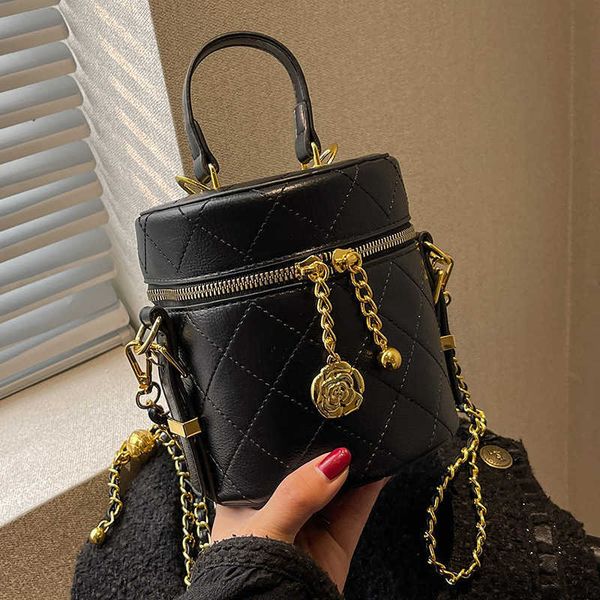 

design bag store clearance wholesale mini women's autumn and winter 2023 new fashion niche unique chain msenger portable bucket