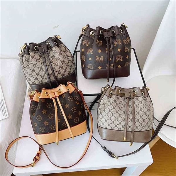 

20% off handbag 2023 new bag female leisure messenger letter tide bucket