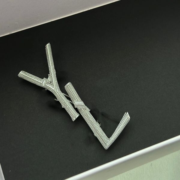 

2023 multi-style letter brooch versatile suit accessories for men and women, Gray
