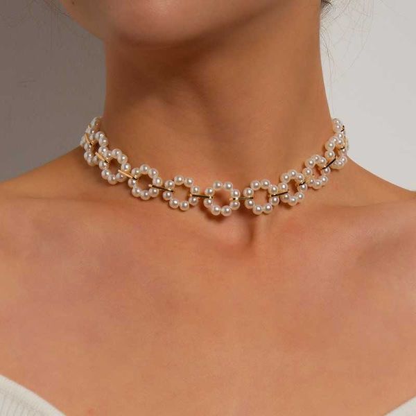 

pendant necklaces korean elegant flower pearl decor choker necklace for women trend beautiful neck chain unusual fashion jewelry wholesale 0, Silver