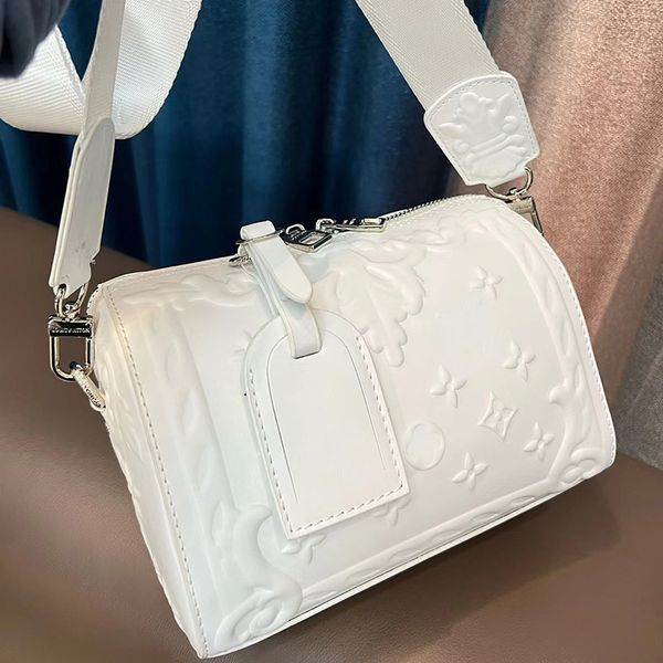 

summer 2023 designer lvssssss new stylish commuter bag shoulder bag