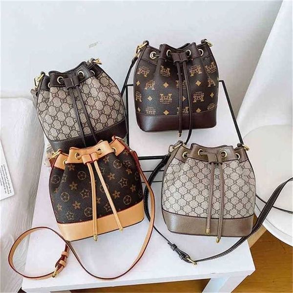 

12% off handbag 2023 new bag female leisure messenger letter tide bucket