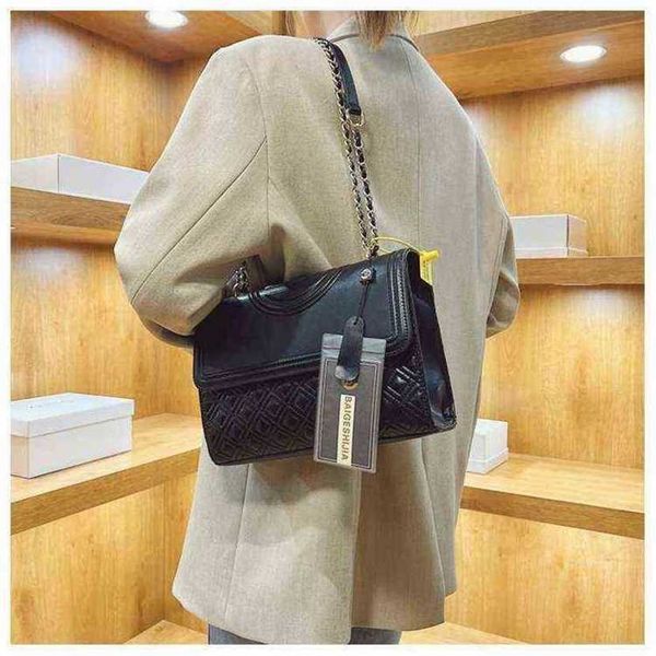 

30% off handbag 2023 new bag shoulder messenger large capacity embossed chain women's