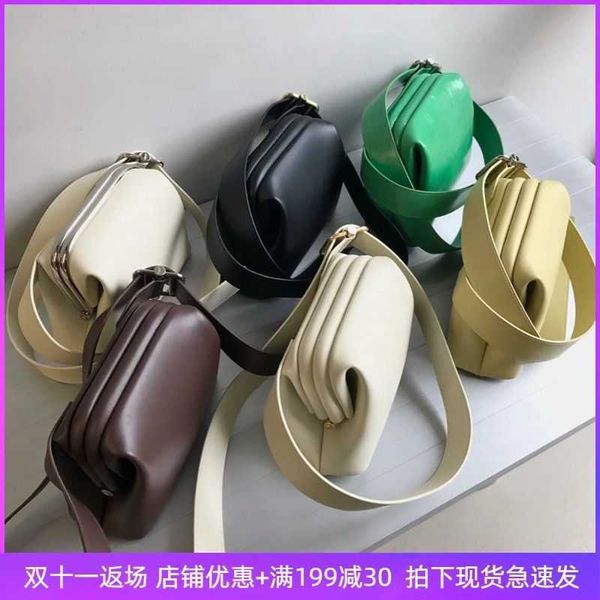 

city bag 2021 lin xiuxiang's same steamed bread bag ins minority single shoulder messenger leather pig nose women's bag wide shoul