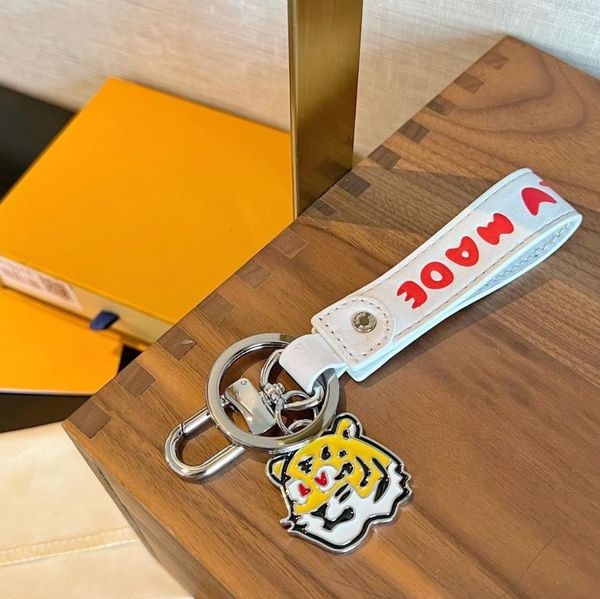

europe and the united states new men and women's key chain suitable for all the luxury animal style key chain, Silver