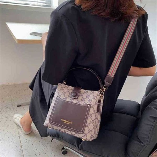 

36% off handbag 2023 new bag trend printing large bucket belt portable personalized diagonal