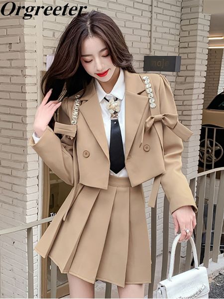 

two piece dress enland style short jacket suit pleated skirt set women diamond bowknot blazer mini 2 sets 230209, White