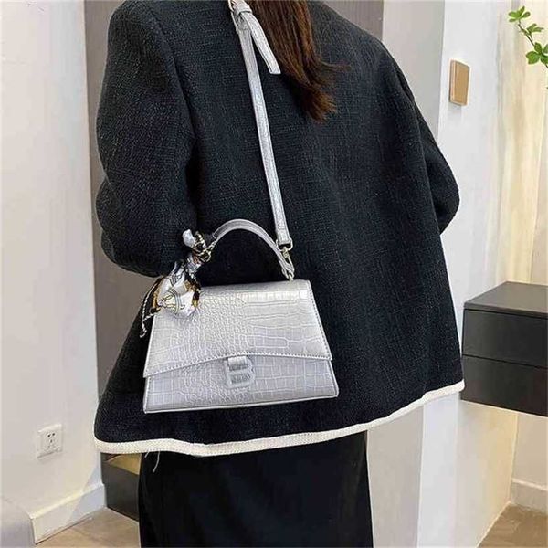 

30% off handbag 2023 new bag trend and minority magnetic buckle hand
