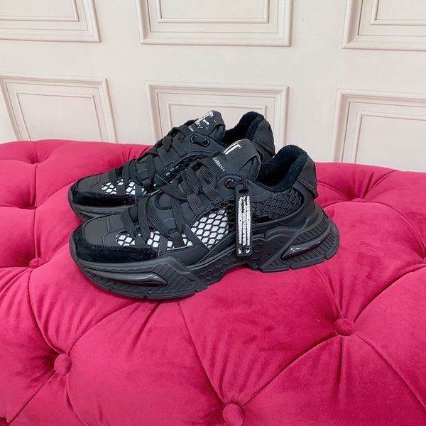 

2023 high-quality small dirty shoes designer casual shoe screener sneakers board men women sneaker classic blue pink crystal stripe low real, Black