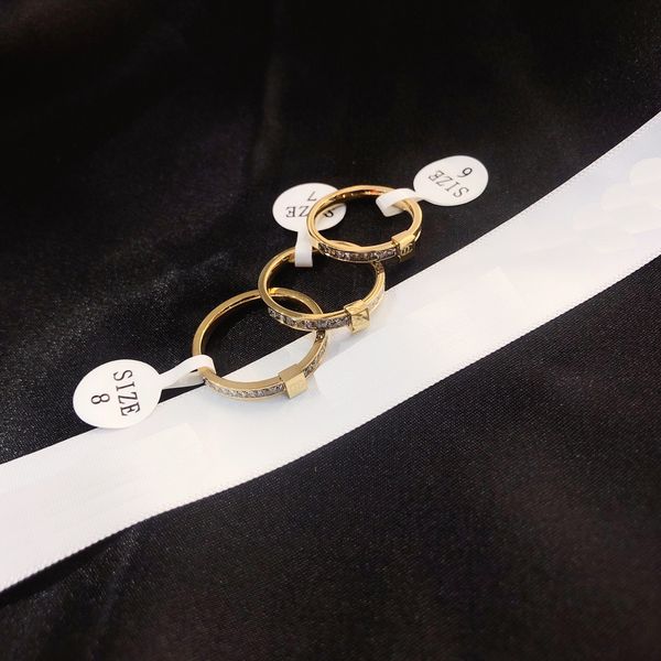 

fashion exquisite wedding ring for womens and men popular brand letter designer ring 18k gold plated classic quality jewelry accessories sel, Silver