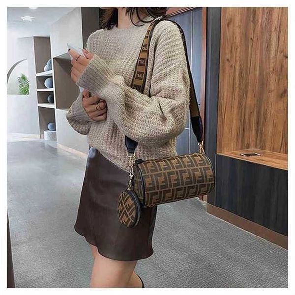 

28% off handbag 2023 new bag trend and style belt simple cylinder pillow old flower
