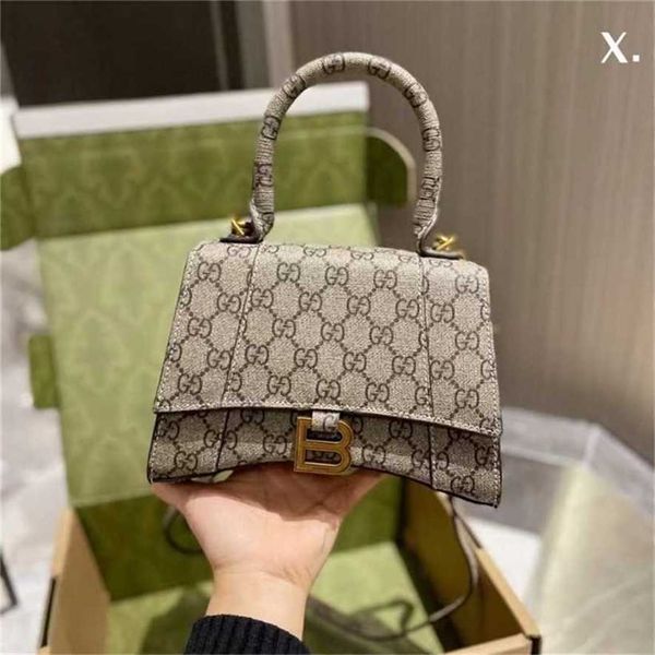 

28% off handbag 2023 new bag female hourglass shoulder messenger embossed flip red same women's