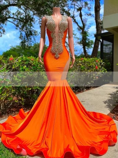 

2023 arabic prom dresses luxurious beaded crystals rhinestone orange deep v neck evening dress mermaid formal party gowns open back gw0210, Black