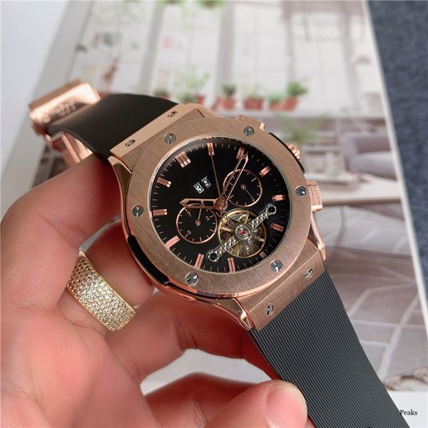 

2023 new fashion 42.24mm dial convex interface rubber strap, Slivery;golden