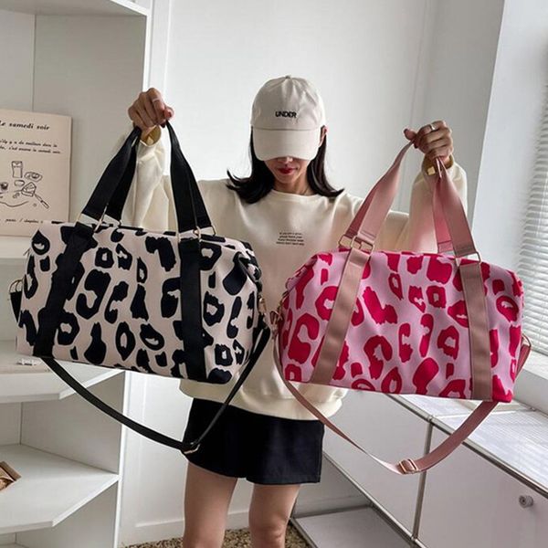 

duffel bags cow hide printed handbags large capacity waterproof shoulder luggage bag women outdoor travel totes 46*28*17cm 2 colors